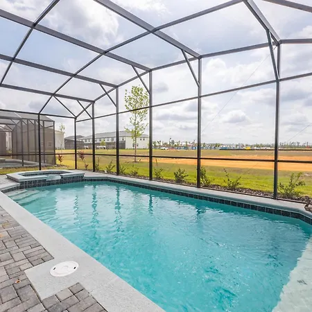 Spacious 8-Bedroom Home In Clermont